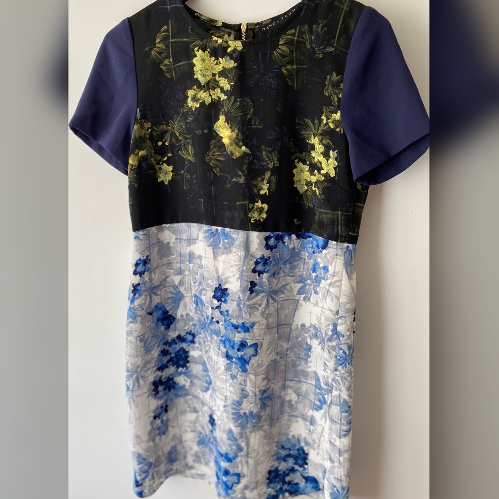 3/$25 ♻️ Floral Dress Size 4